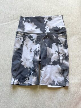 Sage Collective Cloud Print Everyday Biker Shorts Size XS